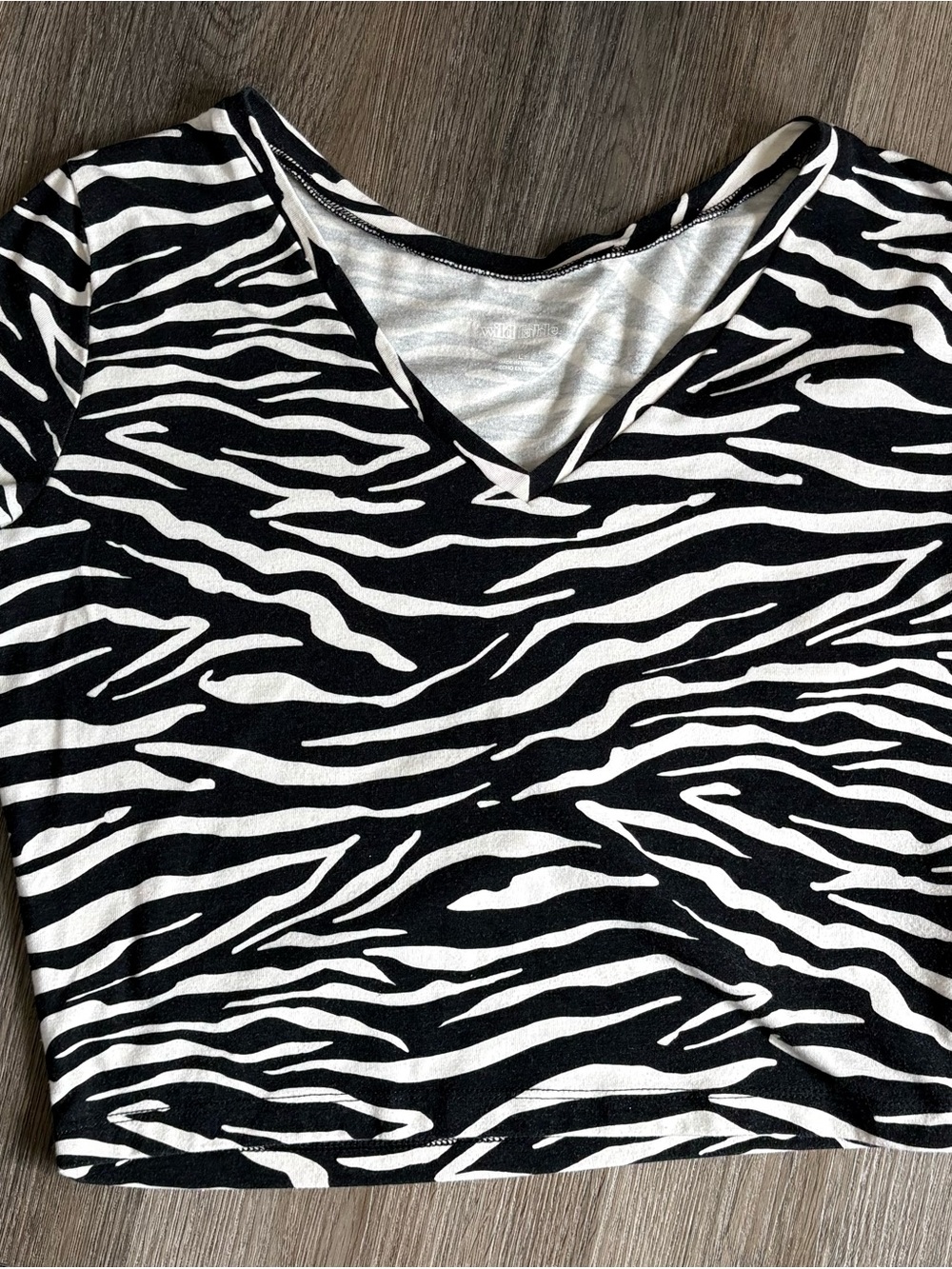 Wild Fable Black & White Zebra Print V-Neck Short Sleeve Crop